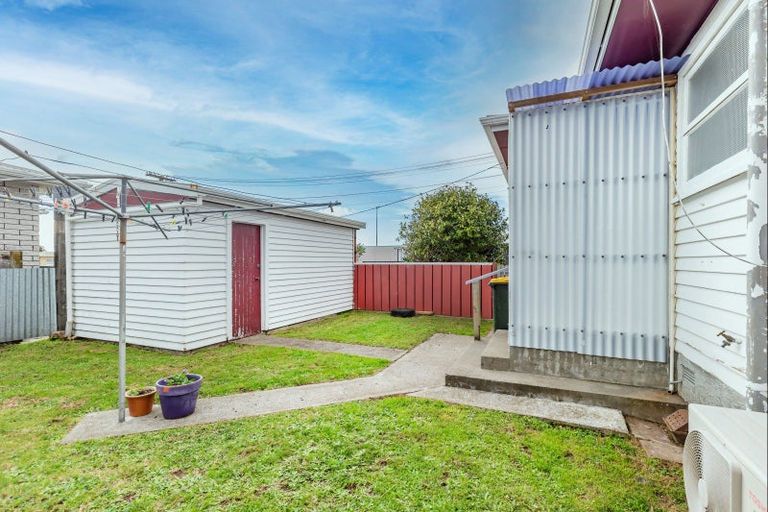Photo of property in 57 Weraroa Road, Levin, 5510