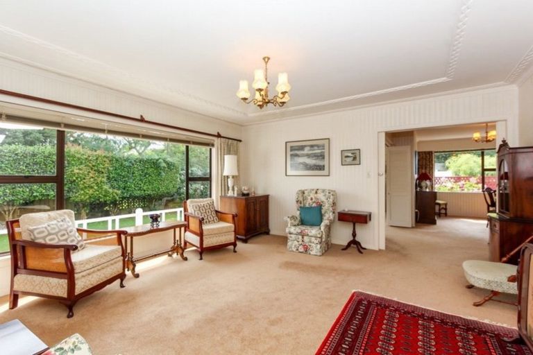 Photo of property in 37 Turakina Street, Merrilands, New Plymouth, 4312