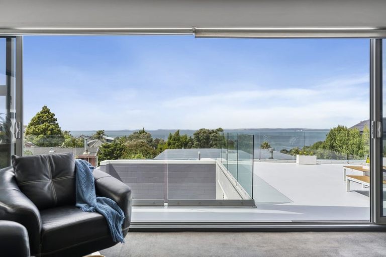 Photo of property in 1/67 Gulf View Road, Murrays Bay, Auckland, 0630