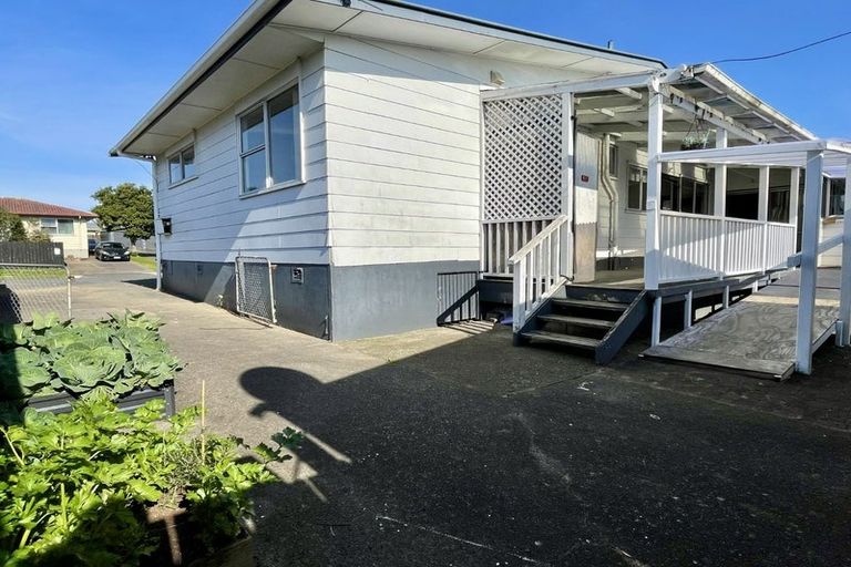 Photo of property in 35 Fairlight Place, Manurewa, Auckland, 2102