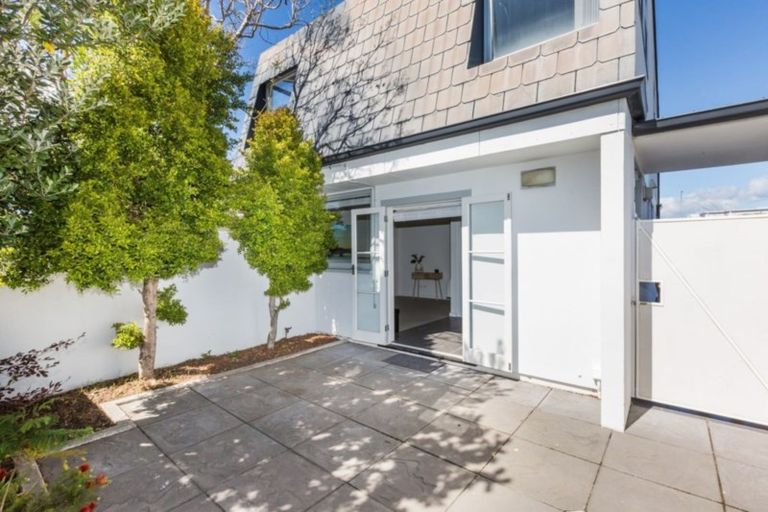 Photo of property in 138d Charles Street, Westshore, Napier, 4110