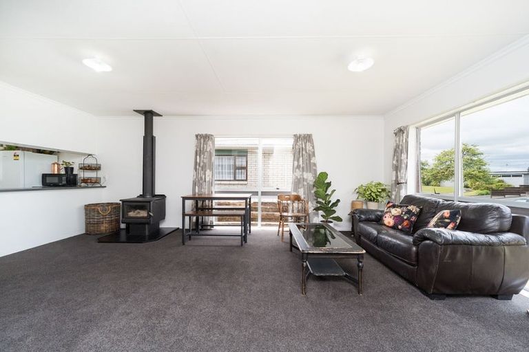 Photo of property in 5a Palliser Place, Milson, Palmerston North, 4414