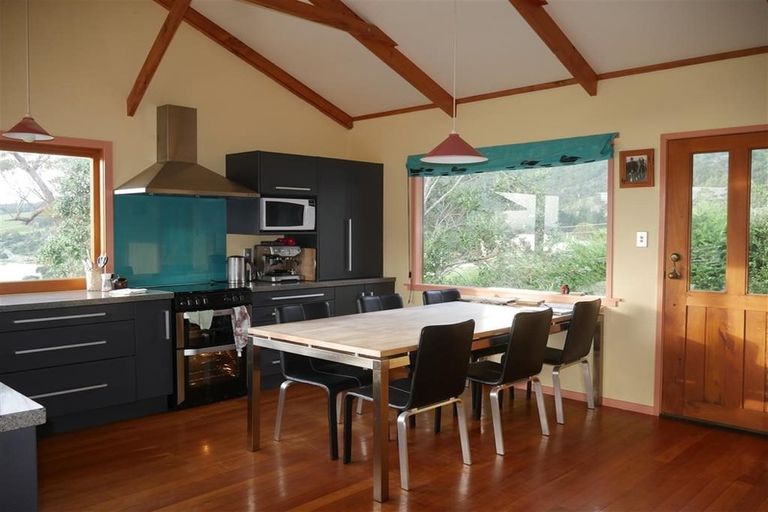 Photo of property in 6 Reotahi Road, Whangarei Heads, Whangarei, 0174