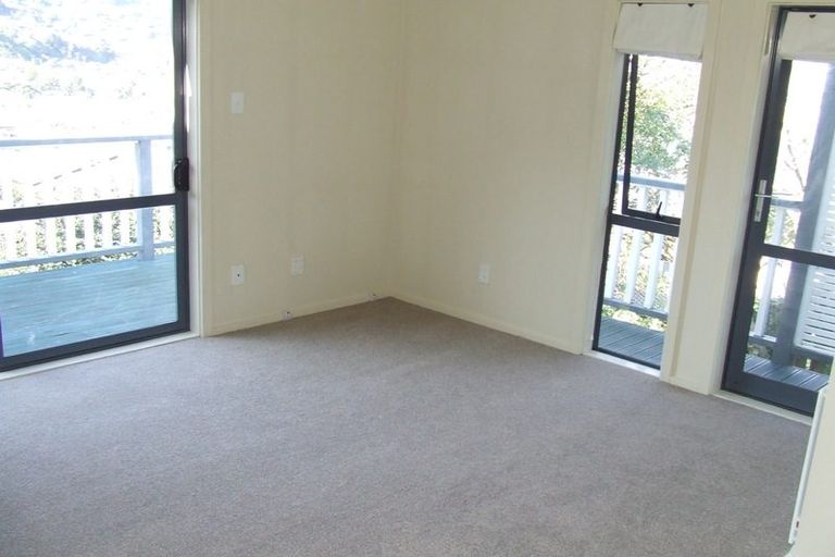 Photo of property in 72 Maupuia Road, Maupuia, Wellington, 6022