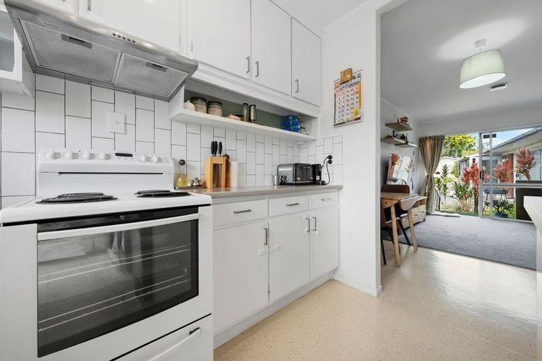 Photo of property in 5/1 Ribblesdale Road, Henderson, Auckland, 0612