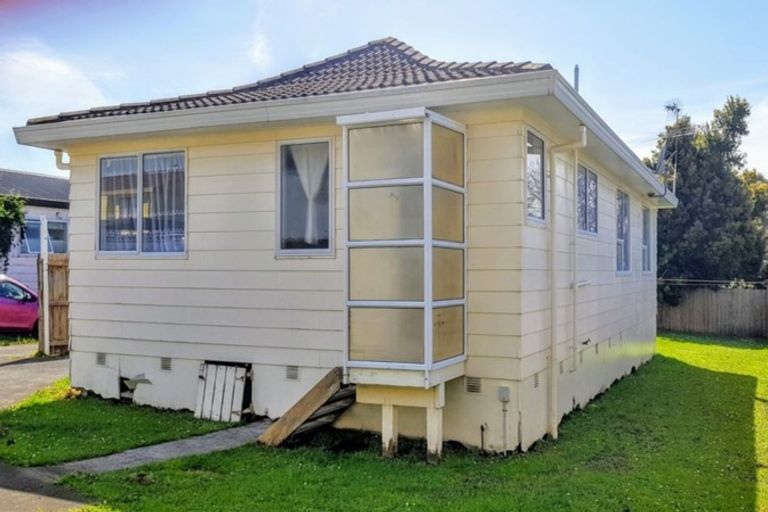 Photo of property in 2/72 Palmers Road, Clendon Park, Auckland, 2103