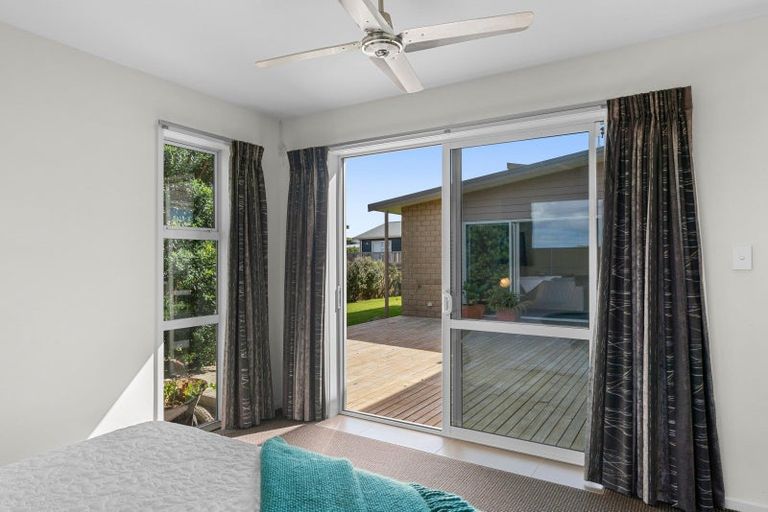 Photo of property in 1 Tua Tua Place, Baylys Beach, Dargaville, 0377