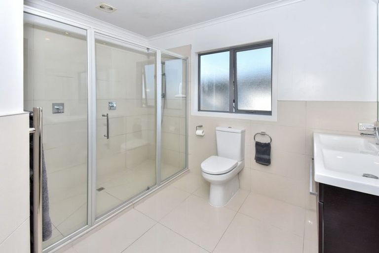 Photo of property in 6 Henriette Place, The Gardens, Auckland, 2105