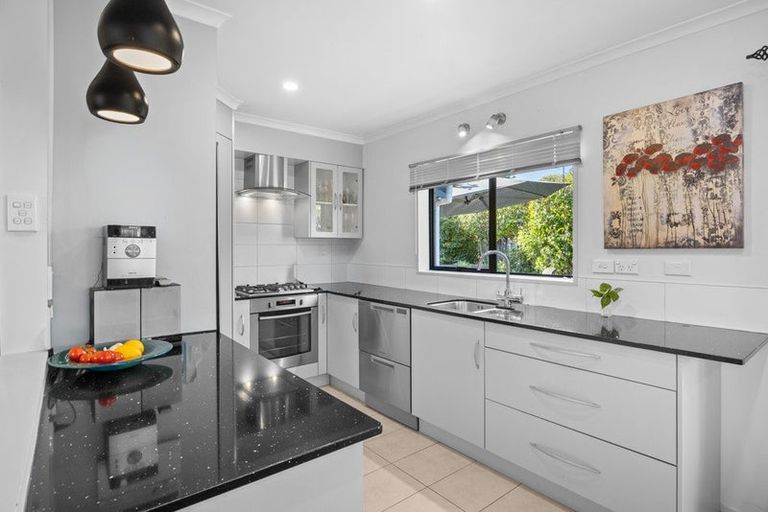 Photo of property in 13 Glucina Avenue, West Harbour, Auckland, 0618