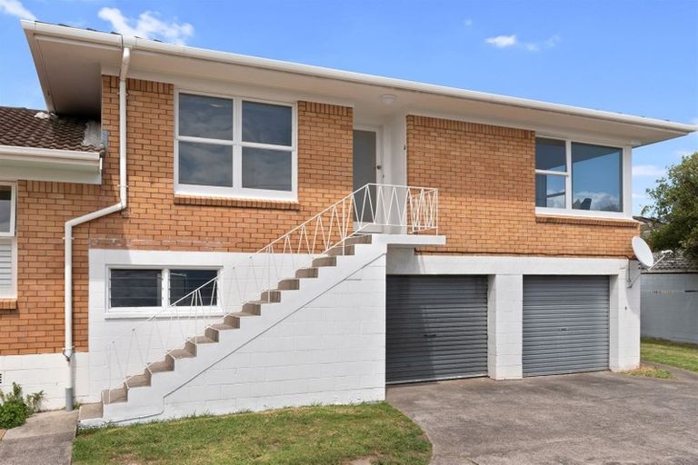 Photo of property in 4/11 Wicklow Road, Narrow Neck, Auckland, 0622