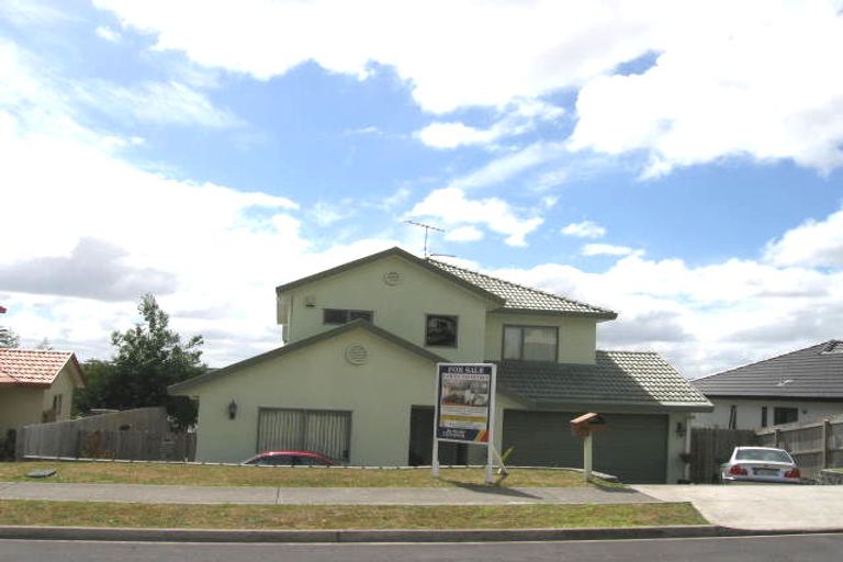 Photo of property in 10 Black Teal Close, Unsworth Heights, Auckland, 0632