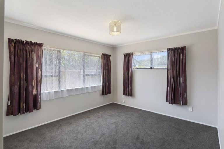Photo of property in 9a Rodney Grove, Paraparaumu, 5032