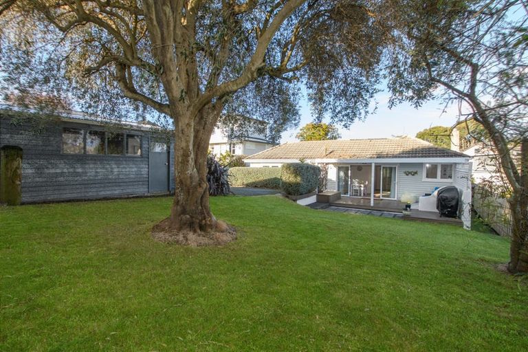 Photo of property in 21a Crescent Road, Otumoetai, Tauranga, 3110