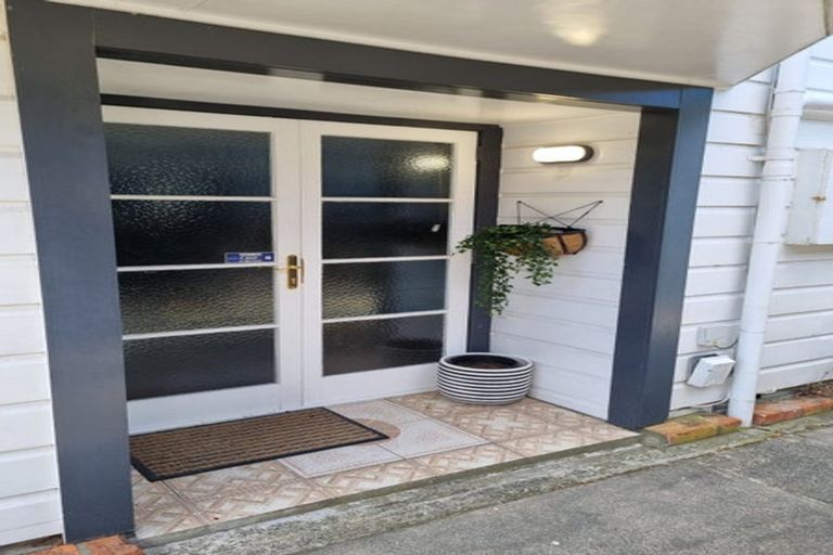 Photo of property in 3 Dover Street, Island Bay, Wellington, 6023