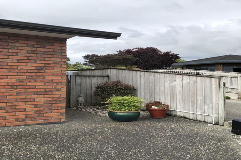 Photo of property in 1 Roseash Lane, Levin, 5510