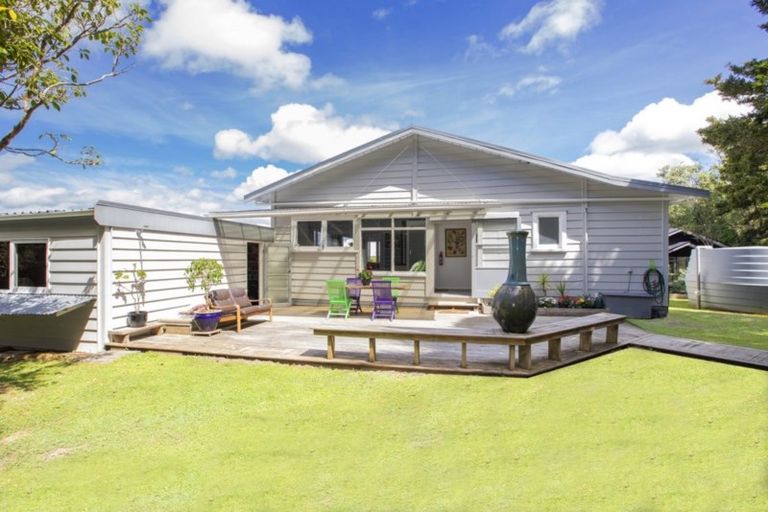 Photo of property in 34 Awanui Crescent, Matakana, 0985