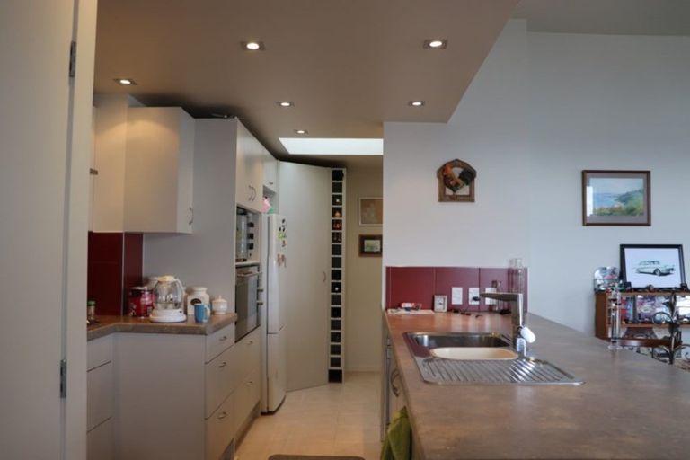 Photo of property in 80 Marine Parade, Bluff, 9814