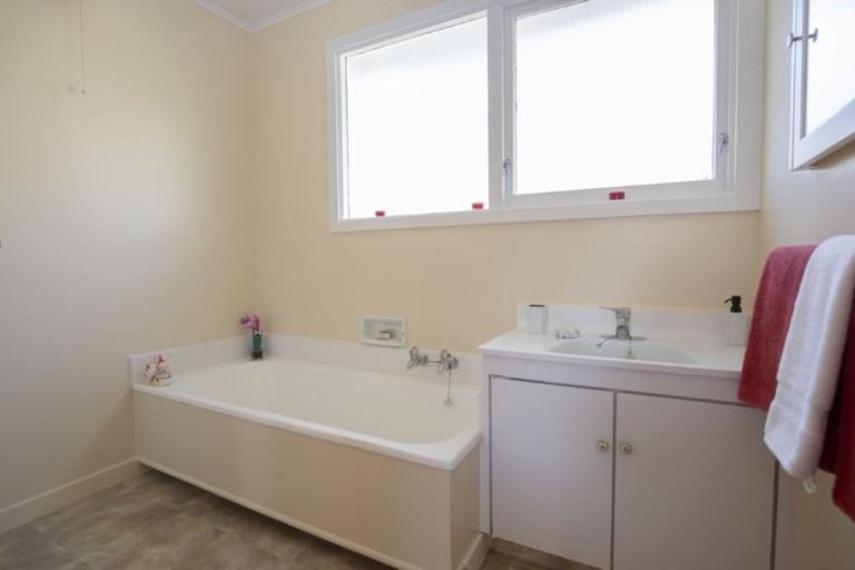 Photo of property in 2/205a Waimea Terrace, Beckenham, Christchurch, 8023