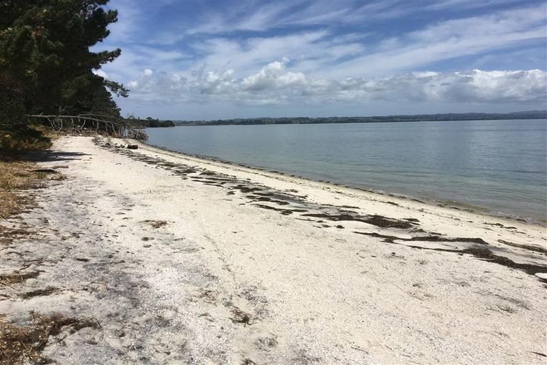 Photo of property in 63 Clarks Beach Road, Clarks Beach, 2122