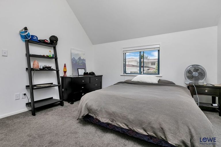 Photo of property in 480a Beach Road, Murrays Bay, Auckland, 0630