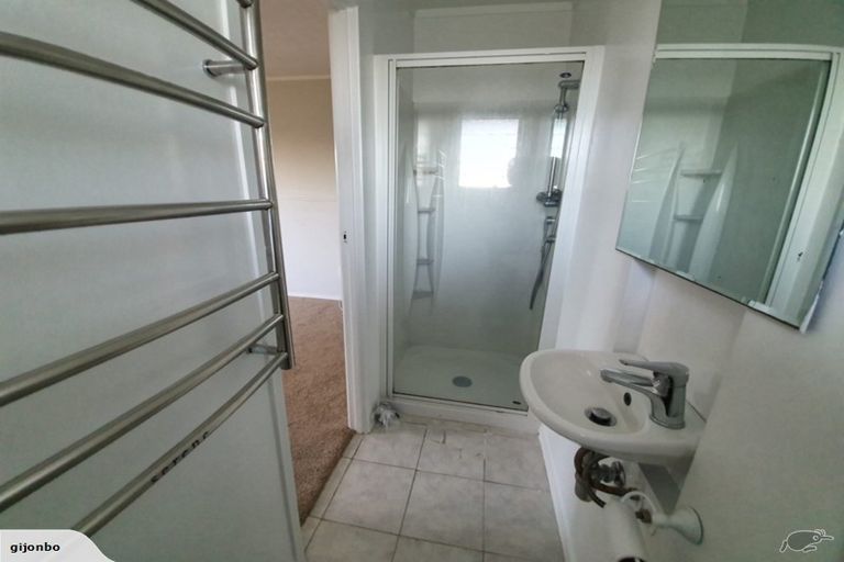 Photo of property in 488 Don Buck Road, Massey, Auckland, 0614