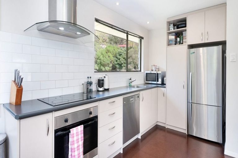 Photo of property in 5 Heathvale Place, Heathcote Valley, Christchurch, 8022