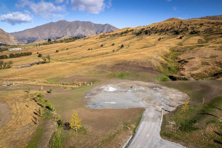 Photo of property in 37 Station Rise, Dalefield, Queenstown, 9371