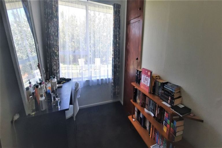 Photo of property in 10 Sturrocks Road, Redwood, Christchurch, 8051