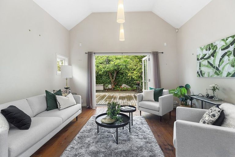 Photo of property in 121 Aro Street, Aro Valley, Wellington, 6021