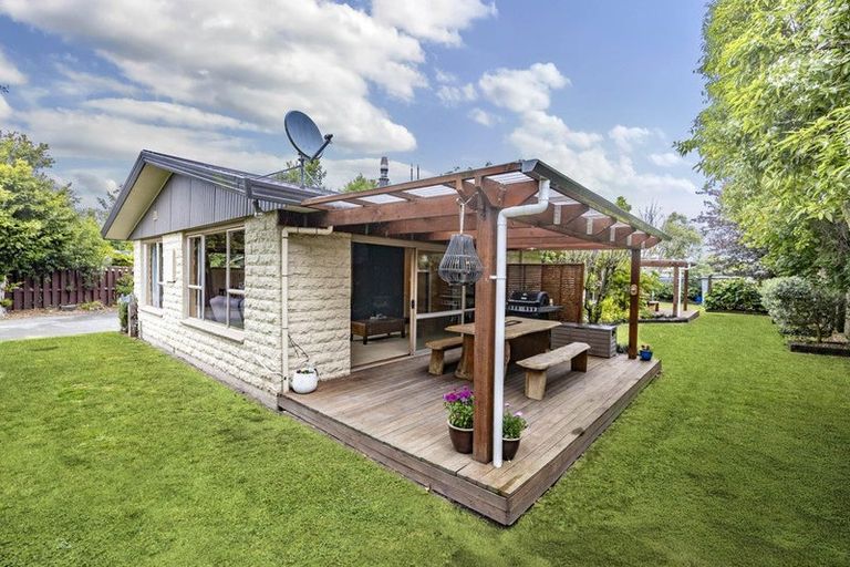 Photo of property in 6 Foster Place, Rangiora, 7400