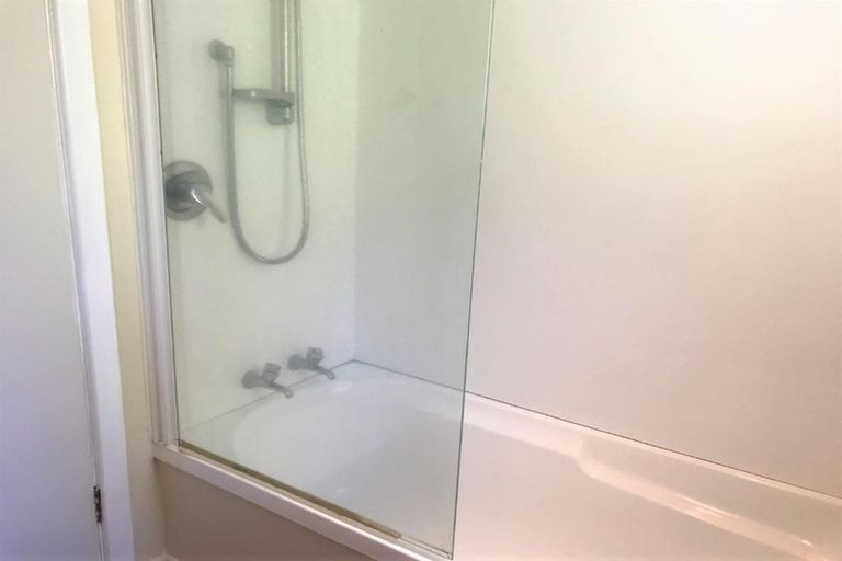 Photo of property in 40 Govett Avenue, Frankleigh Park, New Plymouth, 4310