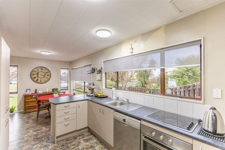 Photo of property in 39 Lyttelton Crescent, Tamatea, Napier, 4112