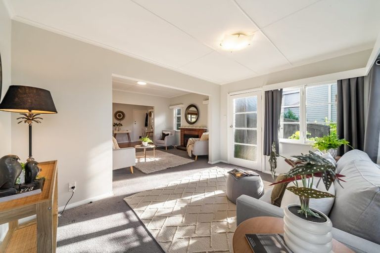 Photo of property in 11 Terawhiti Terrace, Karori, Wellington, 6012