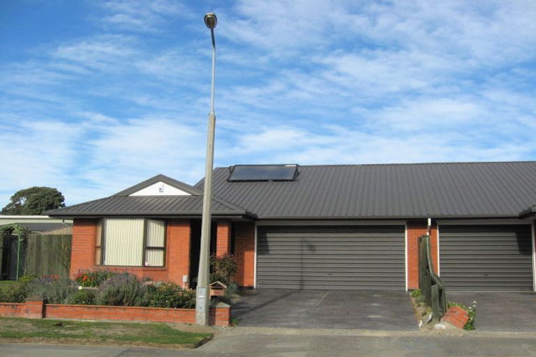 Photo of property in 1/12 Takaro Avenue, Sockburn, Christchurch, 8042