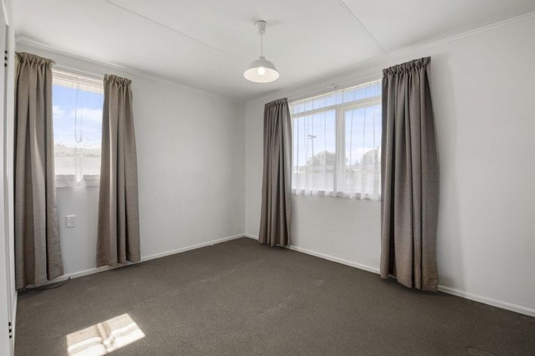 Photo of property in 8 Kahu Street, Utuhina, Rotorua, 3015