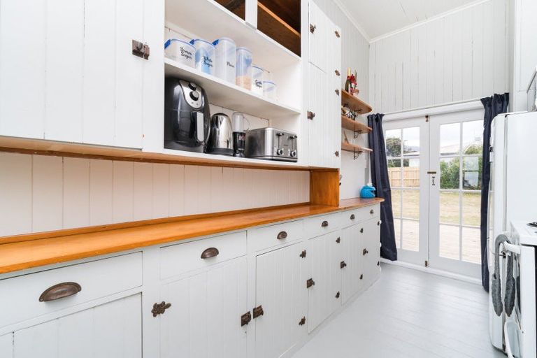 Photo of property in 13 Karaka Street, Tokomaru, Palmerston North, 4474