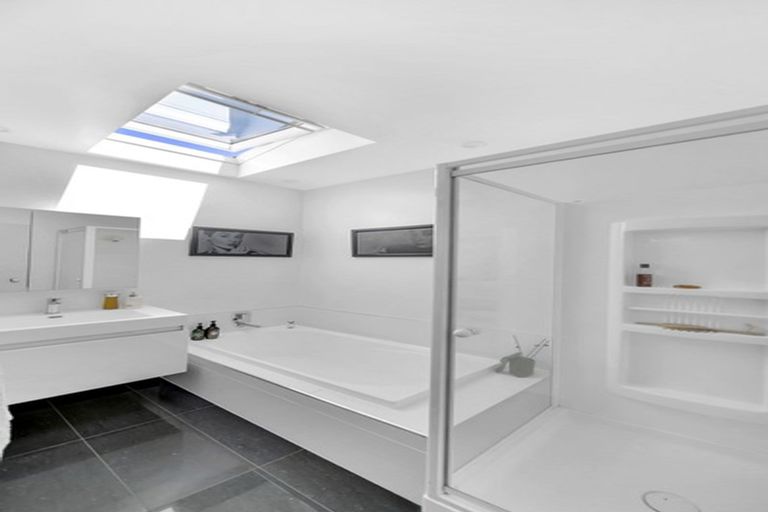 Photo of property in 20 The Anchorage, Sunnyhills, Auckland, 2010