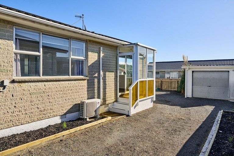 Photo of property in 8a Tireti Road, Titahi Bay, Porirua, 5022