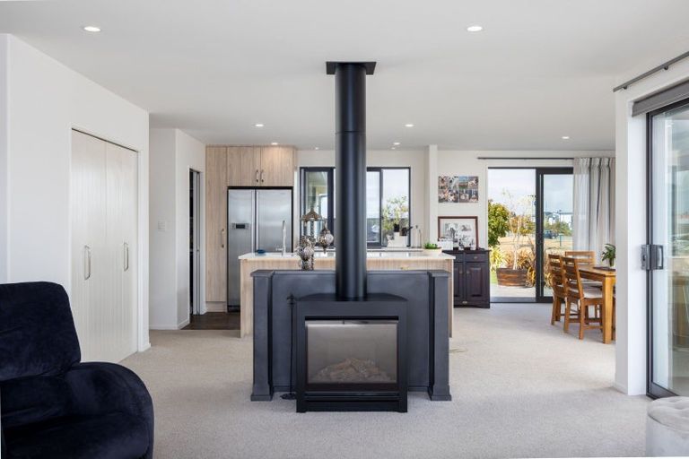 Photo of property in 18 Tiritiri Moana Drive, Pegasus, 7612