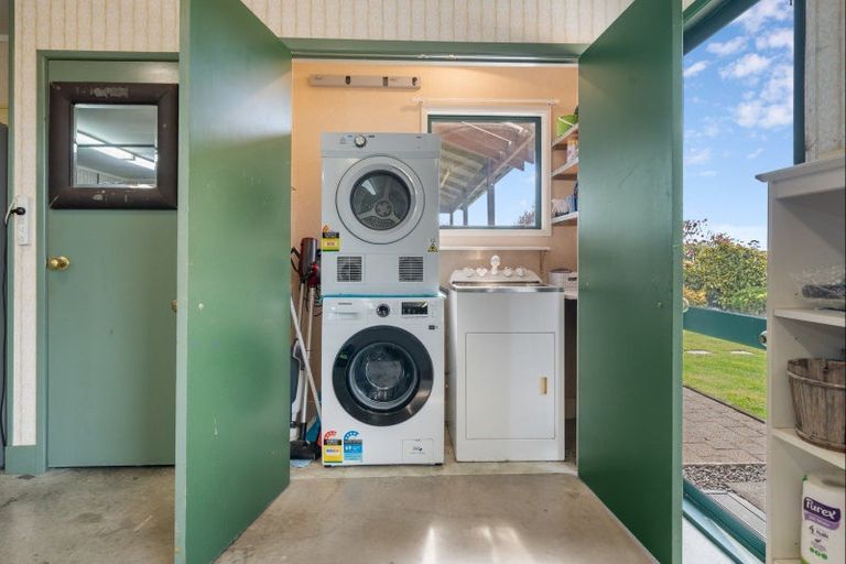 Photo of property in 537 Richmond Road, Lepperton, New Plymouth, 4373