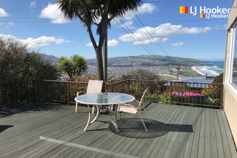 Photo of property in 27 Earls Road, Saint Clair, Dunedin, 9012