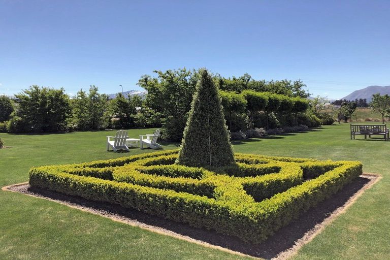 Photo of property in 1 Hidden Hills Drive, Wanaka, 9305