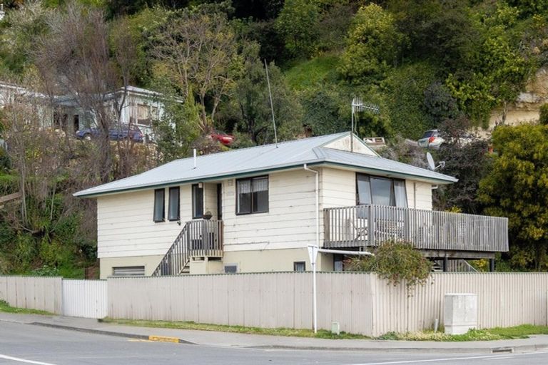 Photo of property in 1a Hornsey Road, Bluff Hill, Napier, 4110