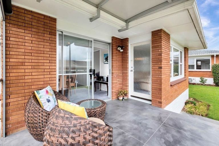 Photo of property in 2/4 Waterloo Road, Milford, Auckland, 0620