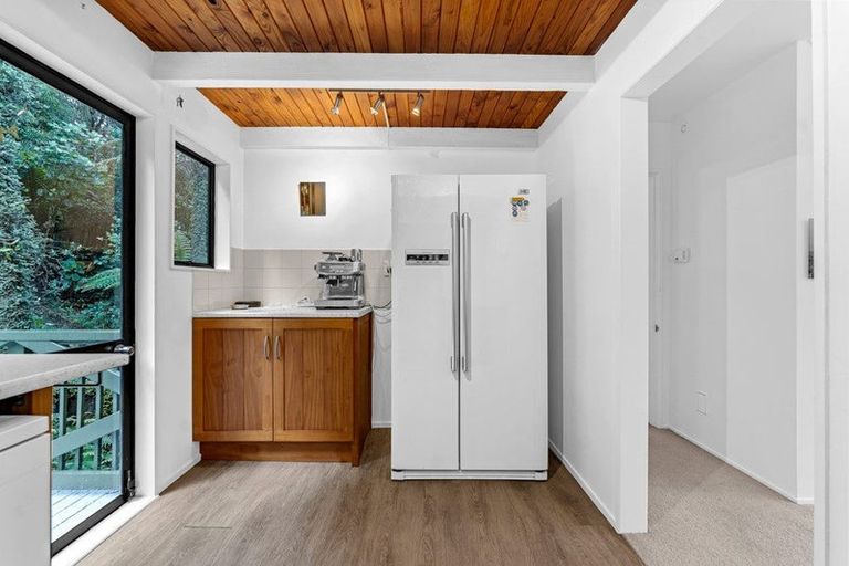 Photo of property in 576c South Titirangi Road, Titirangi, Auckland, 0604