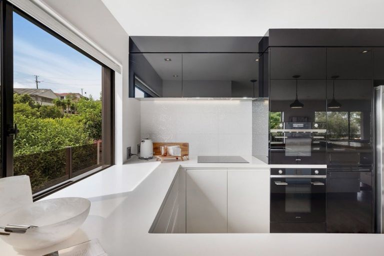 Photo of property in 3 Trident Place, Shelly Park, Auckland, 2014