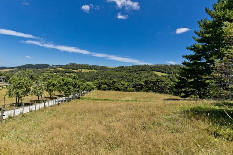 Photo of property in 1347 Old North Road, Helensville, 0875