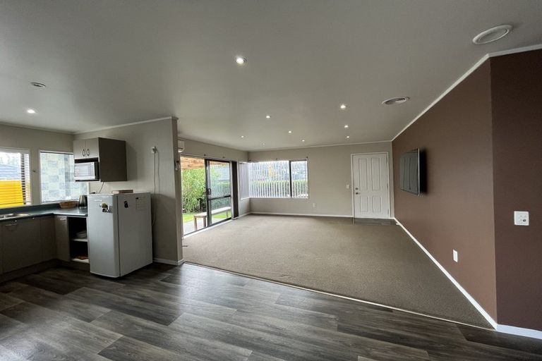 Photo of property in 2 Pantera Way, Hillpark, Auckland, 2102