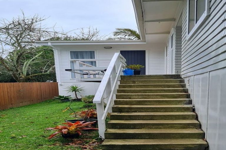 Photo of property in 90 Bond Crescent, Forrest Hill, Auckland, 0620