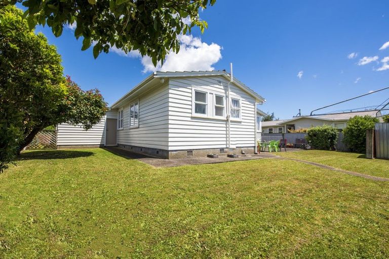 Photo of property in 17 Marlborough Street, Levin, 5510